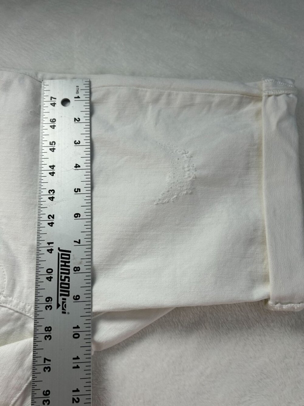 CAbi White Rolled-Hem Bermuda Shorts - Picture 10 of 10